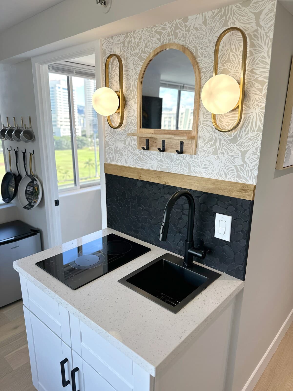 Stylish Waikiki Escape, Remodel! - Photo 3
