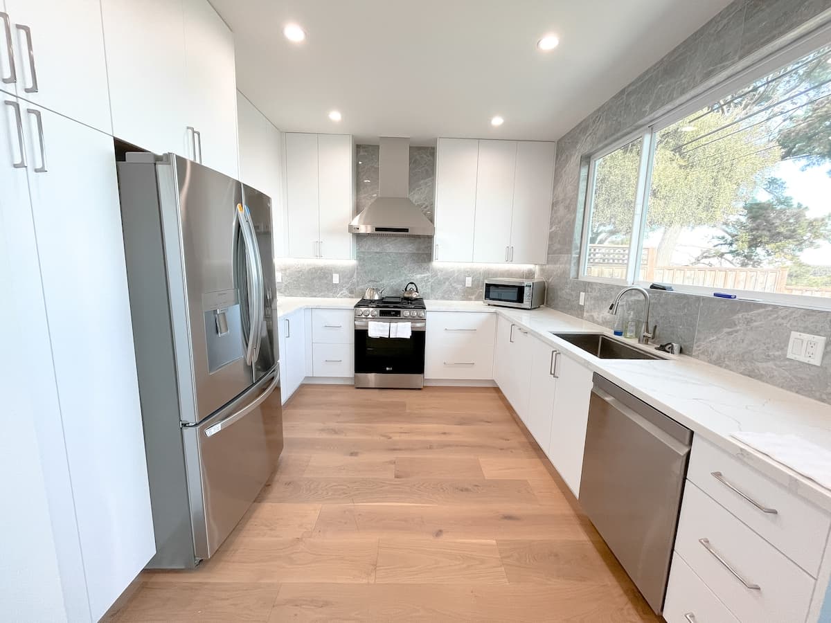 Bay Views & SFO Views, Remodeled 4BR Home - Photo 4