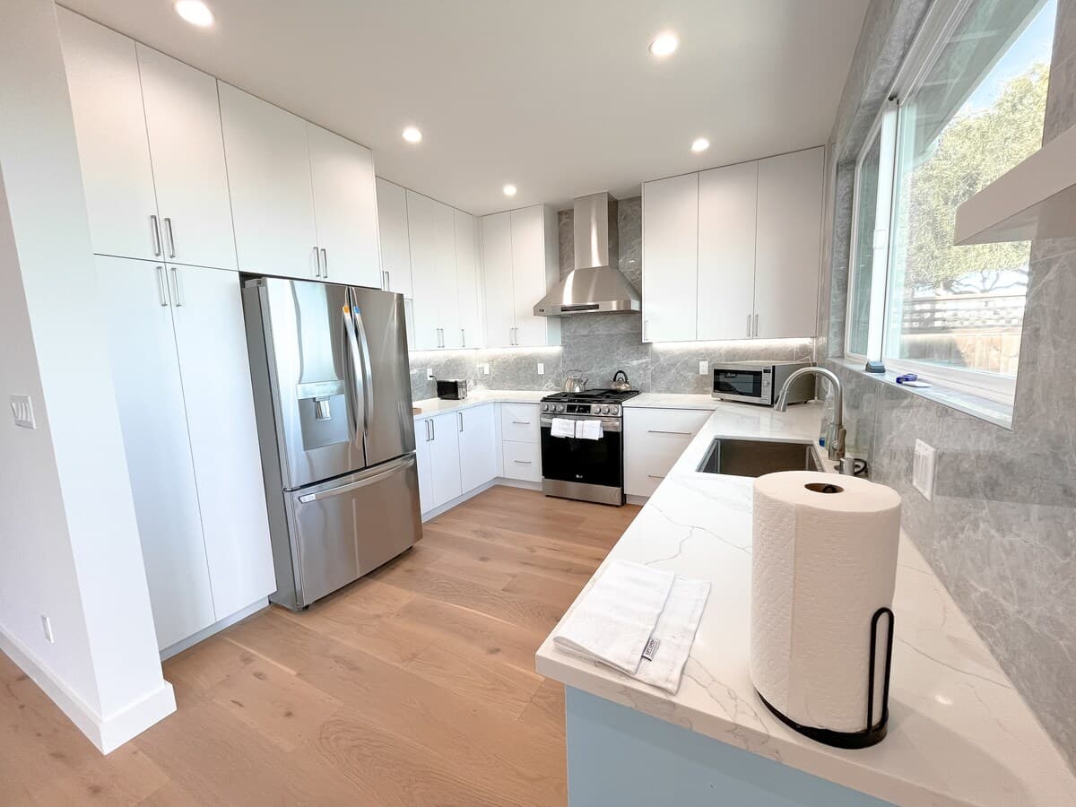Bay Views & SFO Views, Remodeled 4BR Home - Photo 5