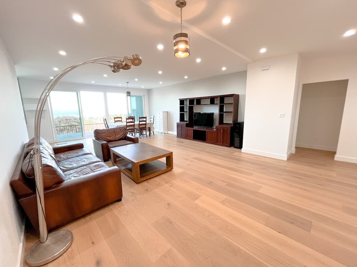 Bay Views & SFO Views, Remodeled 4BR Home - Photo 3