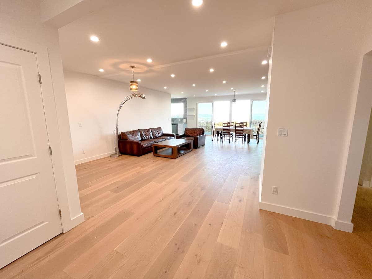 Bay Views & SFO Views, Remodeled 4BR Home - Photo 1