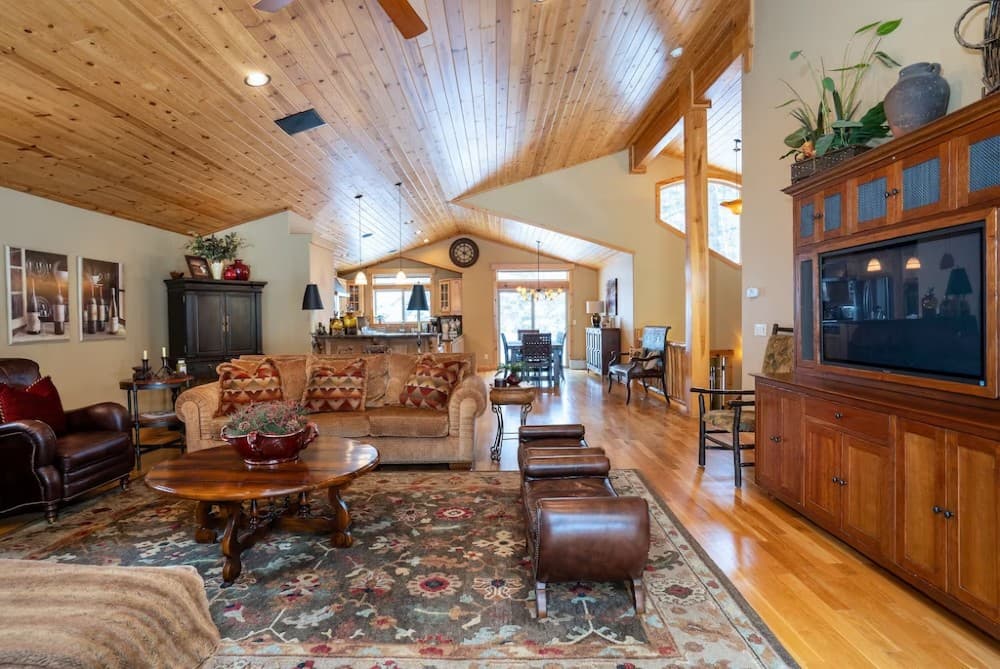 Dream Mountain Retreat with Hot Tub in Truckee - Photo 3