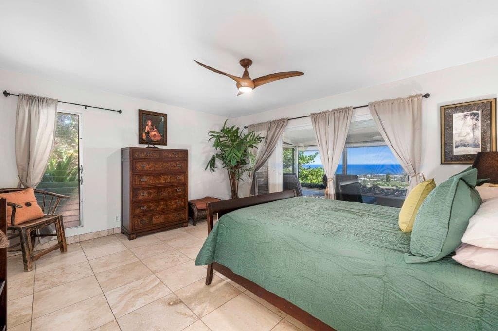 Home in Kailua-Kona · ★4.95 · 3 bedrooms · 4 beds · 2 private baths - Photo 3