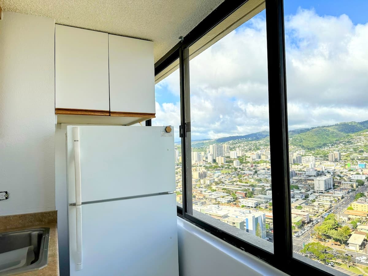 Hotel in Honolulu · ★4.76 · Studio · 2 beds · 1 private bath - Photo 4