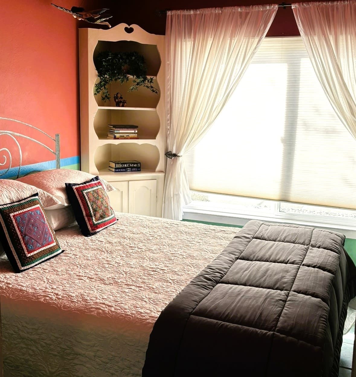 Susan's Guest House 2 Units, 1 Block from Plaza - Photo 3