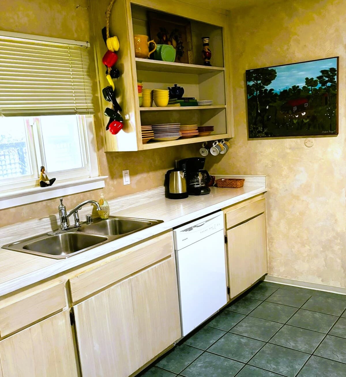 Susan's Guest House 2 Units, 1 Block from Plaza - Photo 5