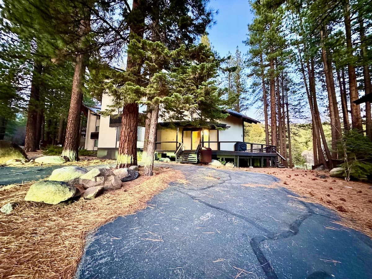 Townhouse in Incline Village · ★5.0 · 4 bedrooms · 7 beds · 2 private baths - Photo 1