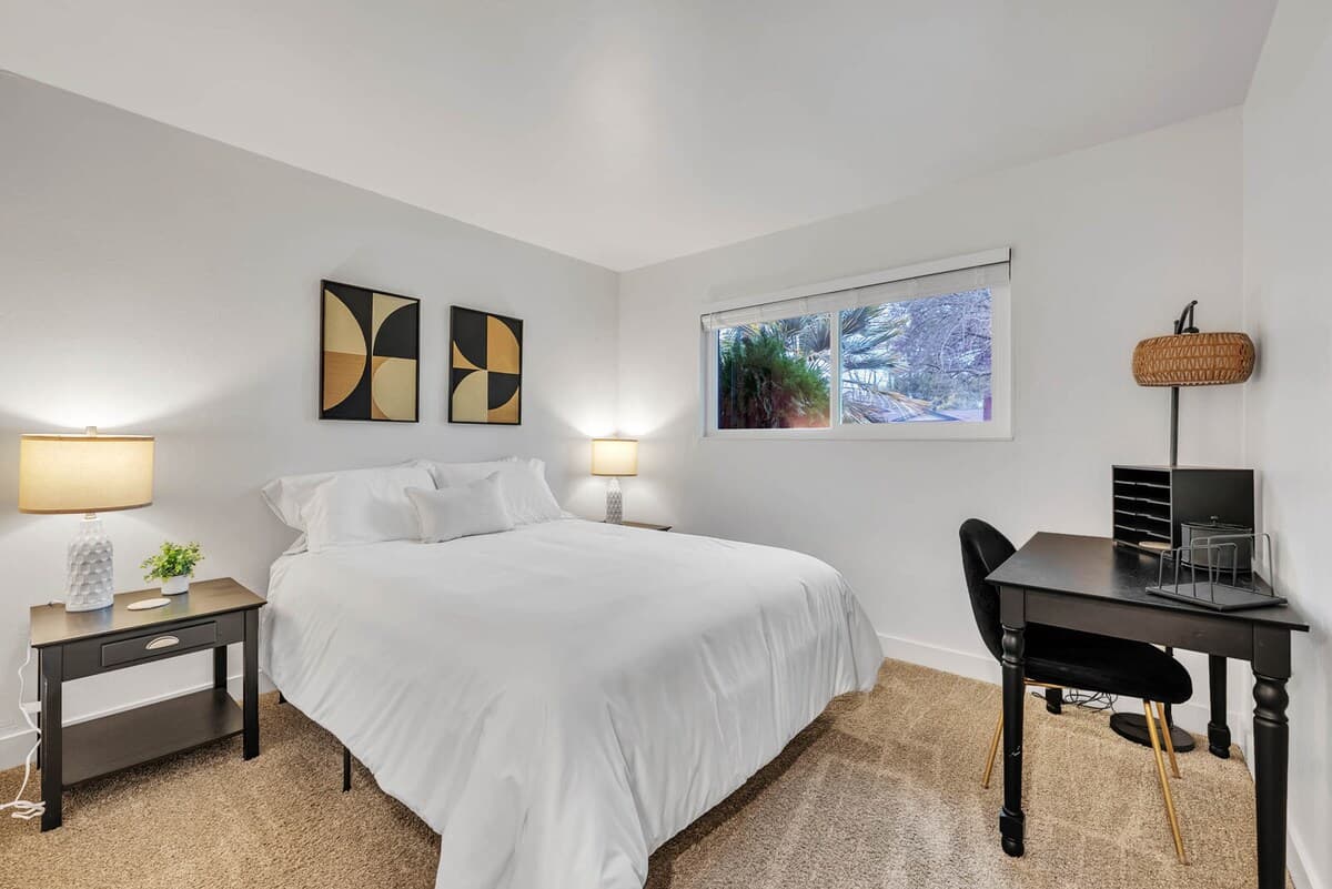 Charming Renovated Home Near CSU Sacramento - Photo 3