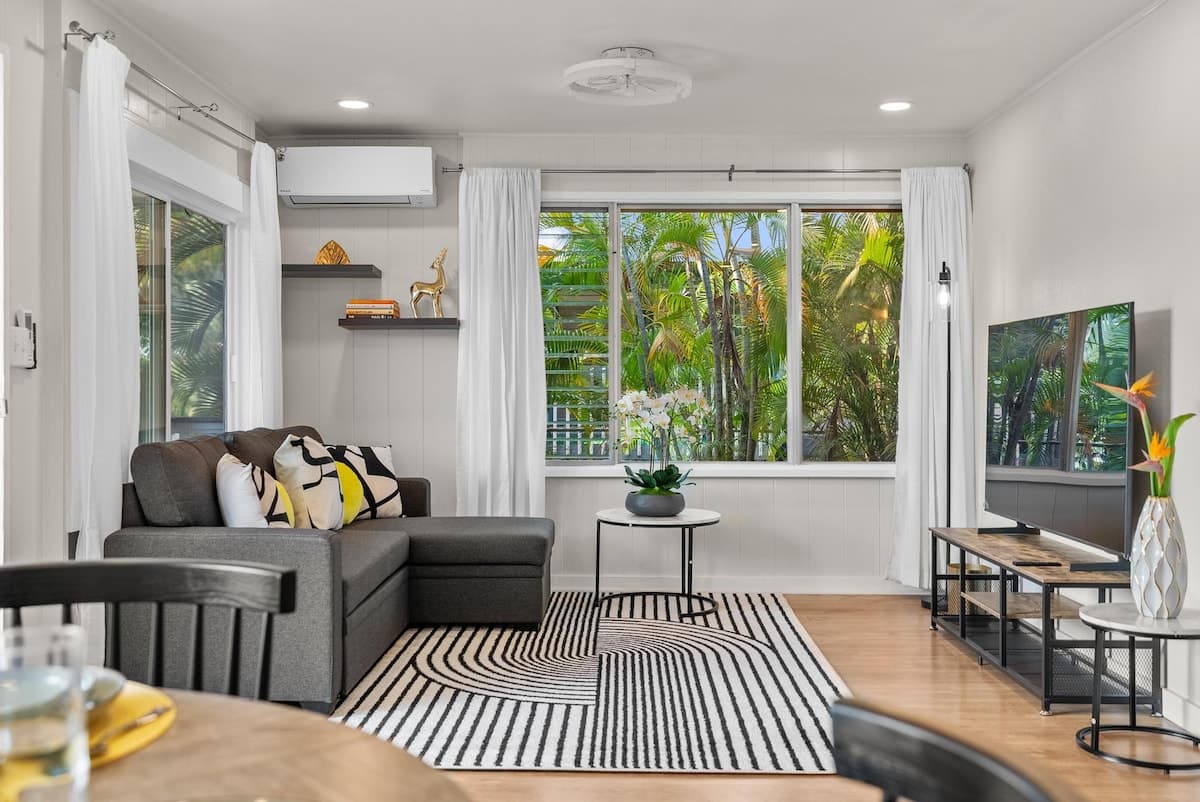 Home in Kailua-Kona · ★4.99 · 2 bedrooms · 2 beds · 1 private bath - Photo 2