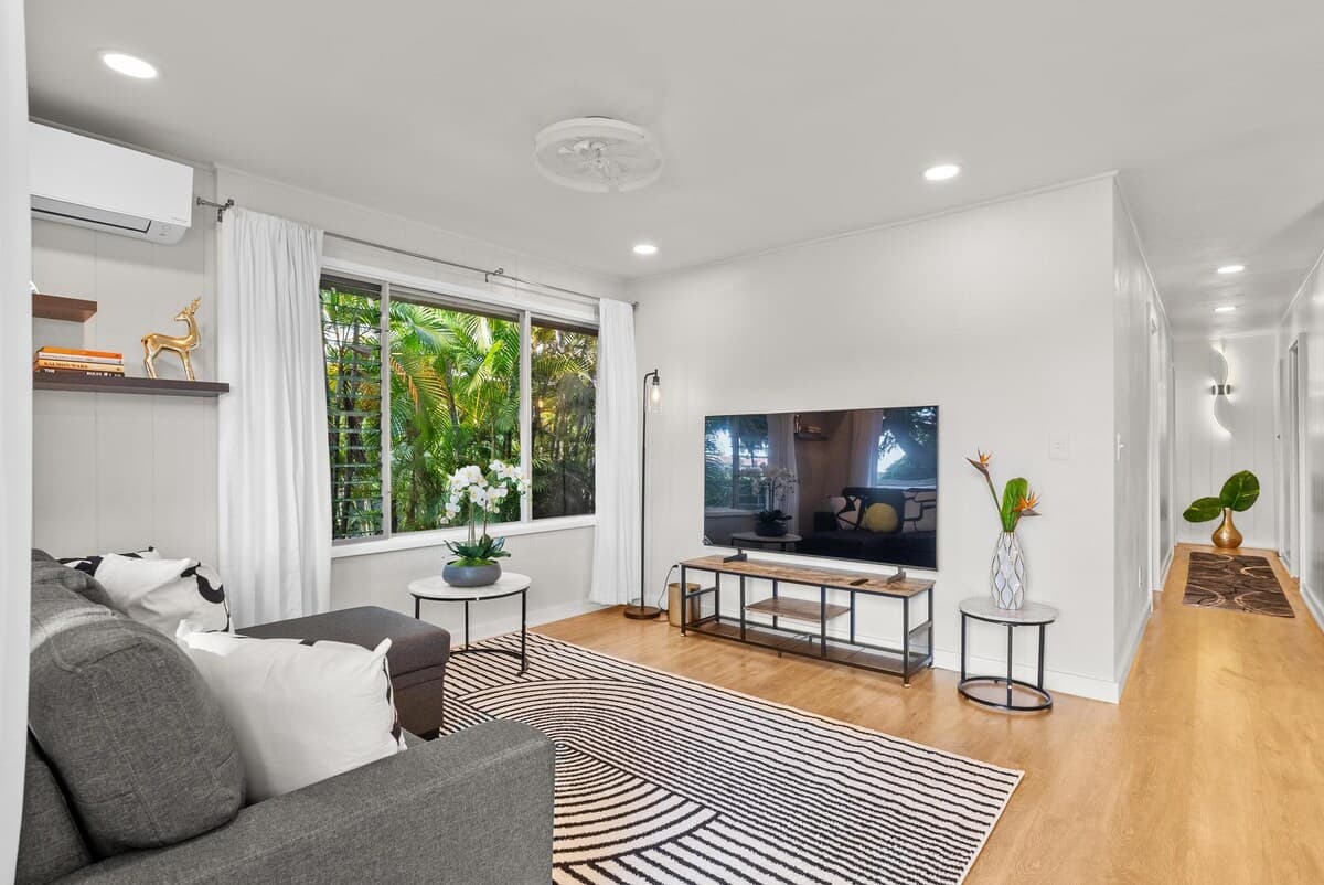 Home in Kailua-Kona · ★4.99 · 2 bedrooms · 2 beds · 1 private bath - Photo 5