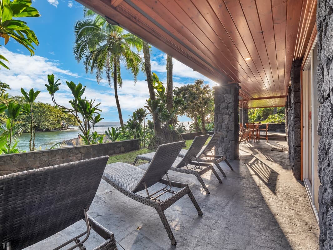 Home in Hilo · ★4.97 · 3 bedrooms · 4 beds · 3.5 baths - Photo 4