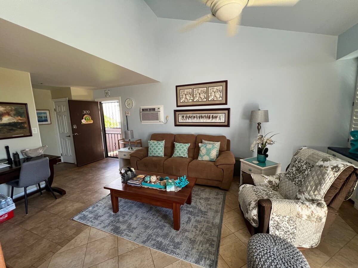 Condo in Kihei · ★5.0 · 2 bedrooms · 3 beds · 1 private bath - Photo 4