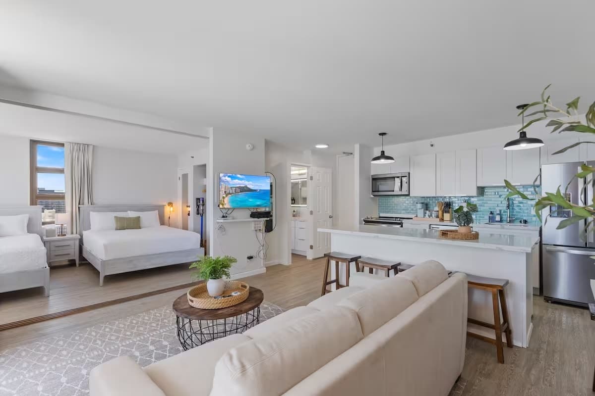30FL-Stunning Ocean View Renovated 1BR w/Parking! - Photo 3