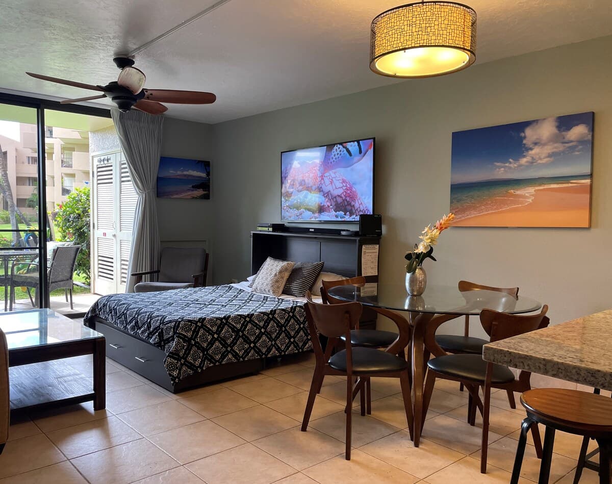 Condo in Kihei · ★4.87 · 1 bedroom · 2 beds · 2 baths - Photo 2