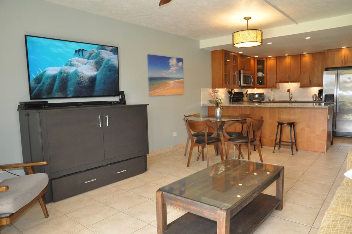 Condo in Kihei · ★4.87 · 1 bedroom · 2 beds · 2 baths - Photo 3
