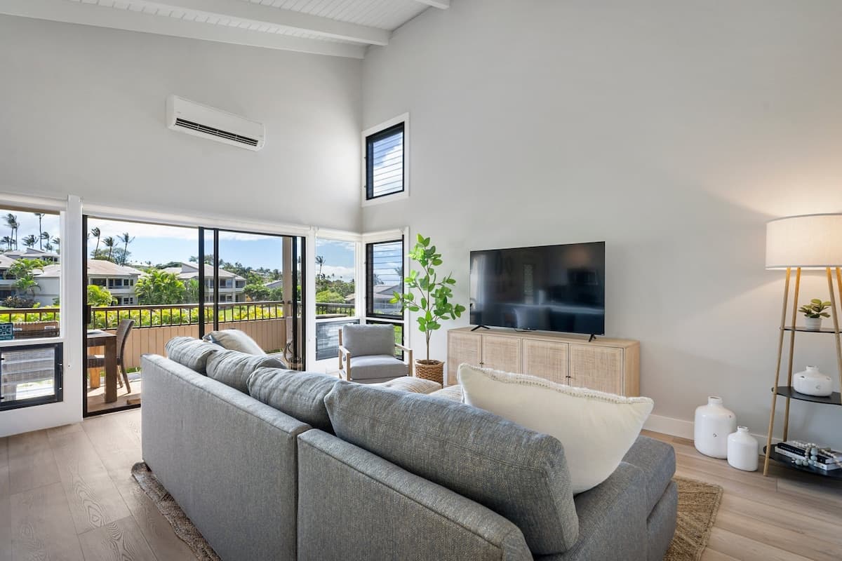Condo in Wailea · ★4.9 · 2 bedrooms · 4 beds · 2.5 private baths - Photo 5