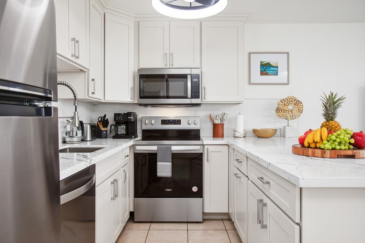 Condo in Kihei · ★4.86 · 2 bedrooms · 4 beds · 2 baths - Photo 5