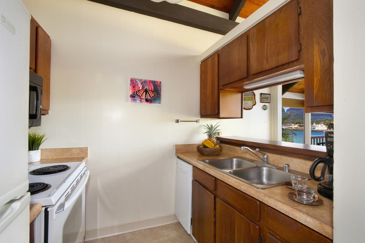 Home in Lihue · ★4.7 · 2 bedrooms · 3 beds · 2 shared baths - Photo 5