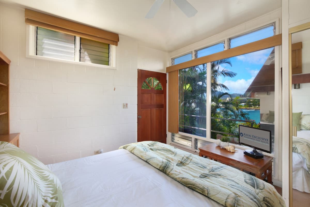 Home in Lihue · ★4.7 · 2 bedrooms · 3 beds · 2 shared baths - Photo 1