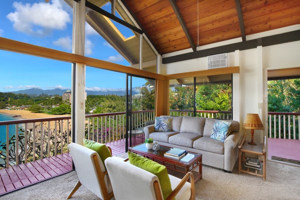 Home in Lihue · ★4.7 · 2 bedrooms · 3 beds · 2 shared baths - Photo 3
