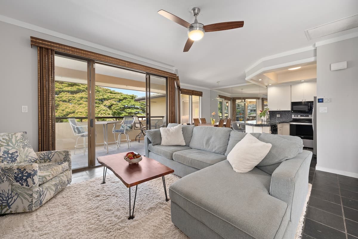 Home in Lahaina · ★5.0 · 1 bedroom · 2 beds · 1.5 private baths - Photo 5