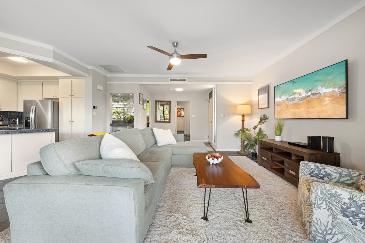 Home in Lahaina · ★5.0 · 1 bedroom · 2 beds · 1.5 private baths - Photo 4