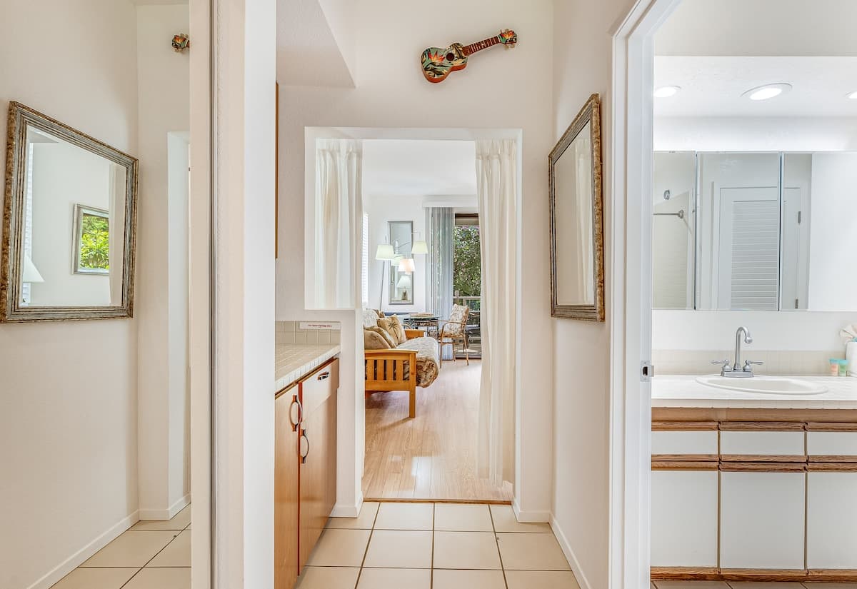 Condo in Wailea · ★4.73 · Studio · 2 beds · 1 private bath - Photo 3
