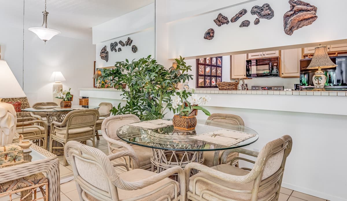 Condo in Wailea · ★4.81 · 1 bedroom · 2 beds · 1 private bath - Photo 5