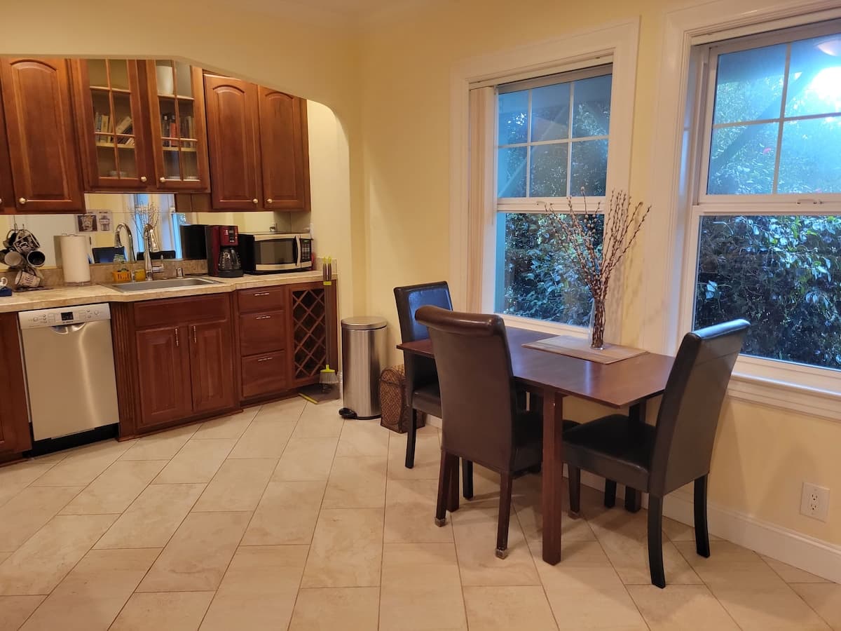 1 Bedroom Apt 15 min to downtown - Photo 4