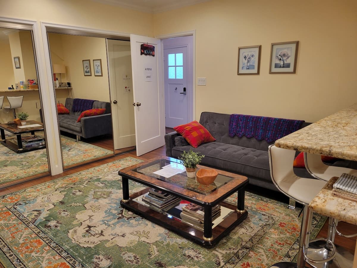 1 Bedroom Apt 15 min to downtown - Photo 3