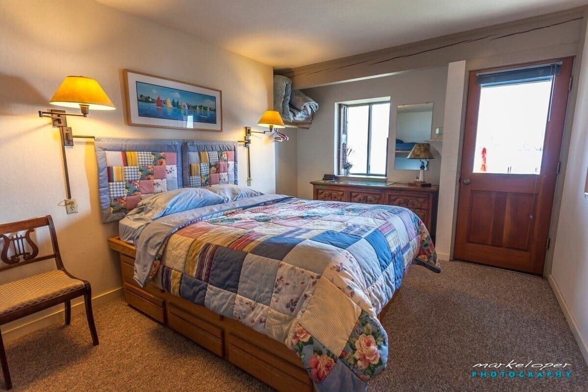 Donner Lake Waterfront Condo with Mountain Views - Photo 3
