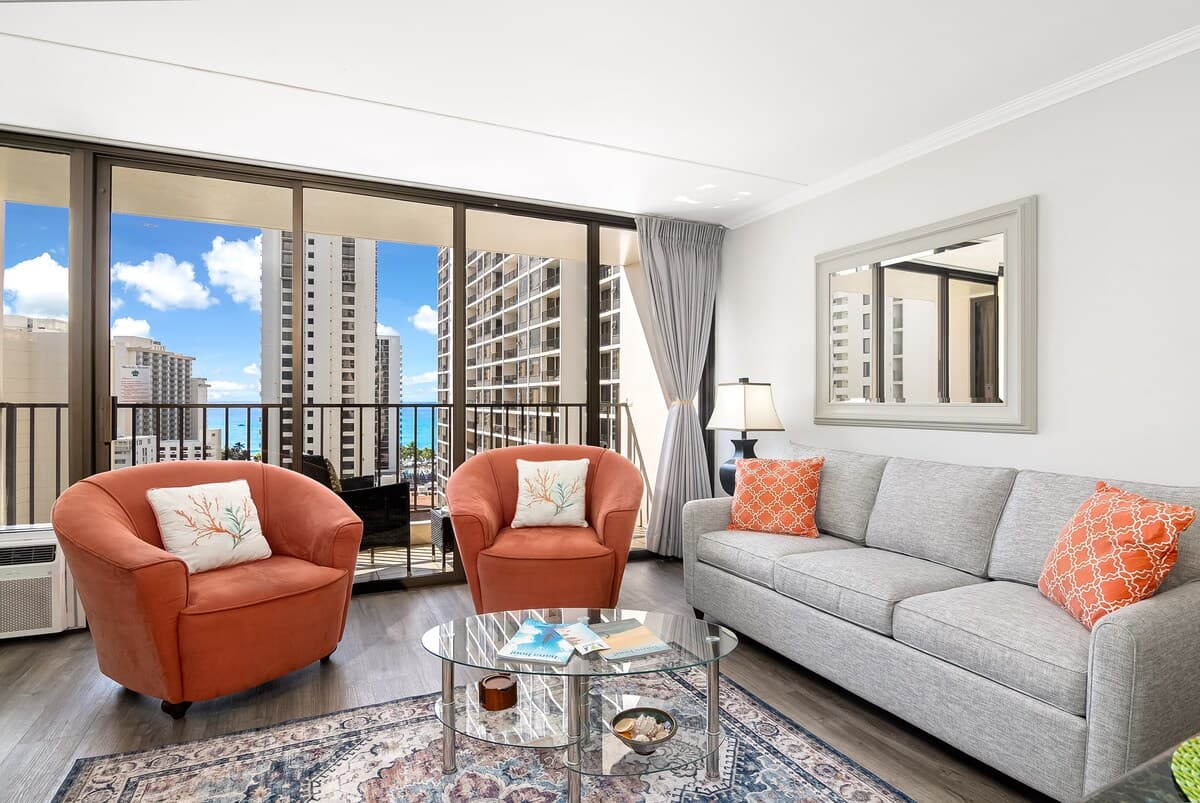 Ocean-view condo steps from Waikiki Beach - Photo 5