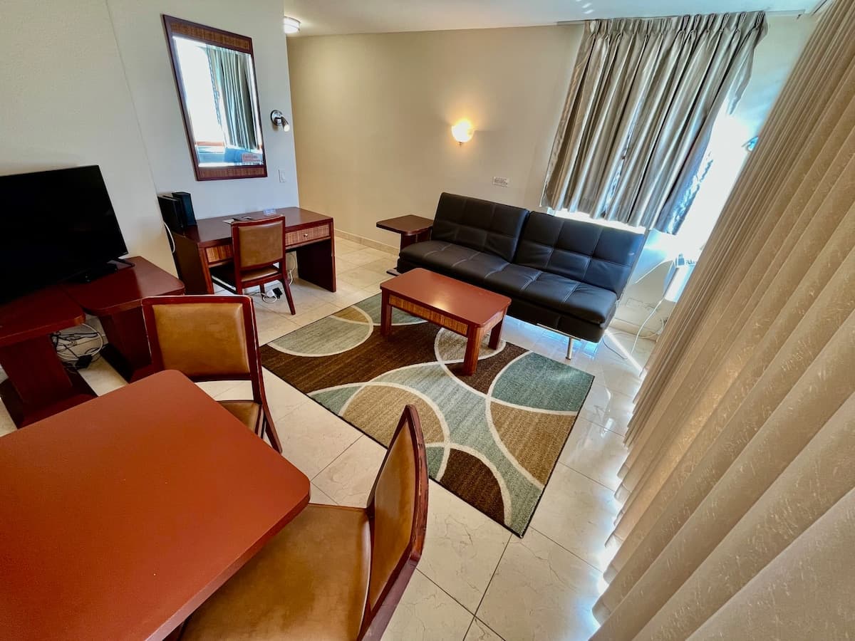 Condo in Honolulu · ★4.14 · 1 bedroom · 2 beds · 1 private bath - Photo 1