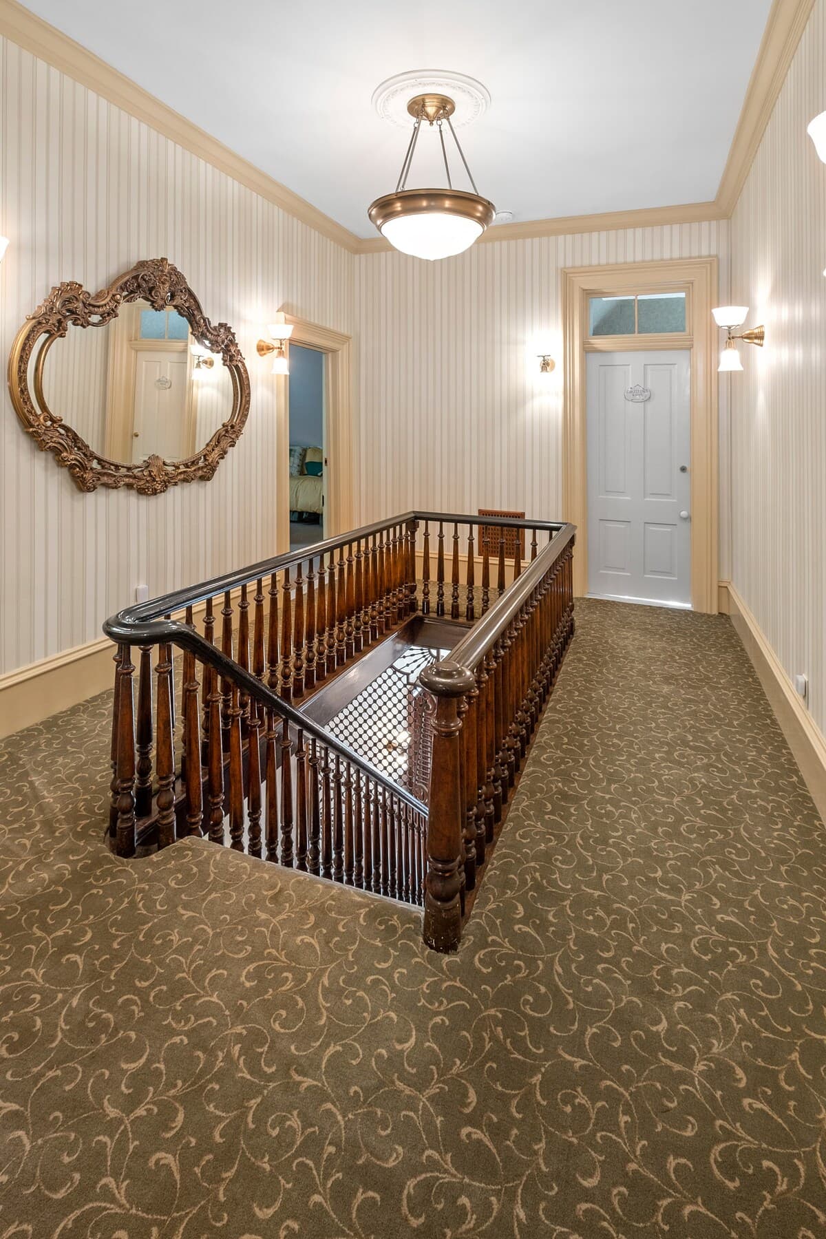 Victorian within walking distance to DT Truckee! - Photo 4