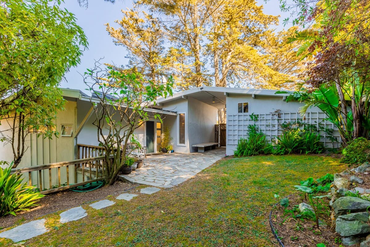 Mid-Century Paradise Above the Clouds, Sausalito - Photo 3
