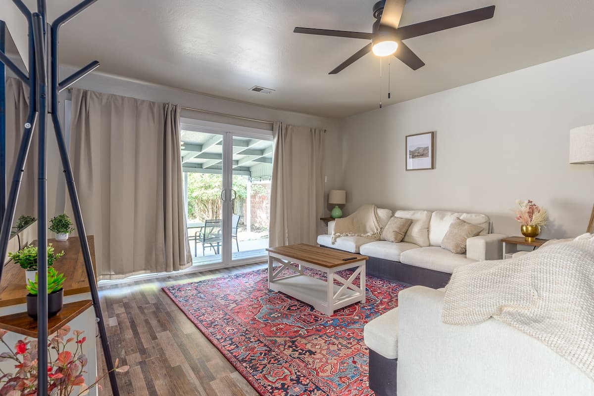 Pet-Friendly Sacramento Home, Fenced Yard, I-5 - Photo 1