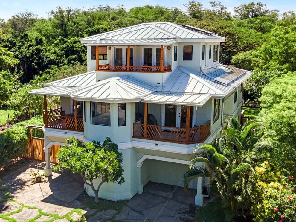 Home in Waimea · ★4.59 · 5 bedrooms · 12 beds · 3 private baths - Photo 1