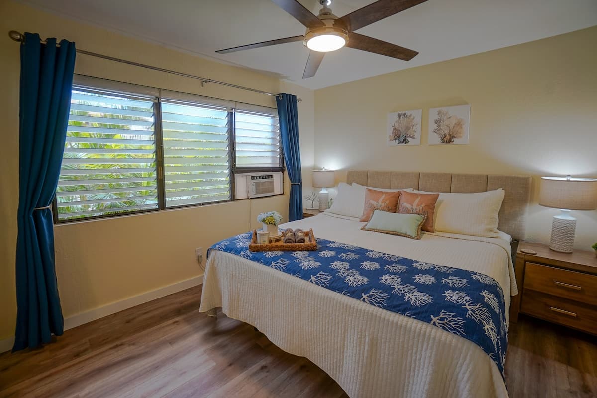 Summer deals now. No resort fee/parking-A/C - Photo 1