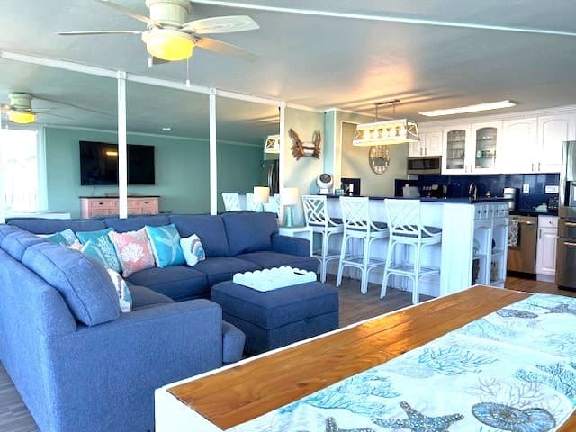 Condo in Hauula · ★4.88 · 3 bedrooms · 8 beds · 2 private baths - Photo 3