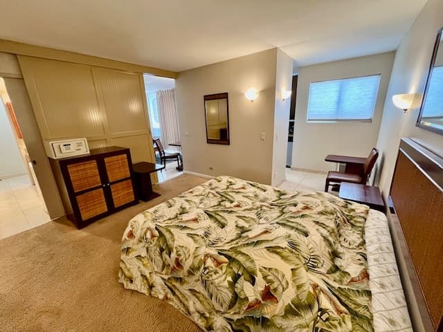Condo in Honolulu · ★4.75 · 1 bedroom · 1 bed · 1 private bath - Photo 3