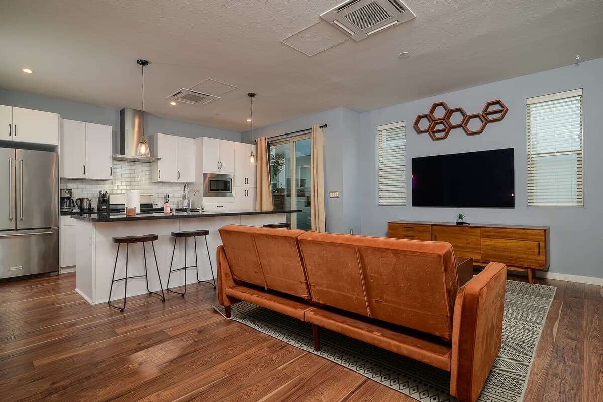 NEW Downtown Sac Home, Quiet & Central - Photo 2