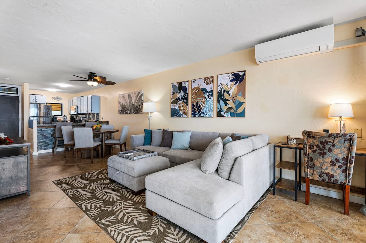 Charming 2 Bedroom/2 Bath with A/C #208 - Photo 2