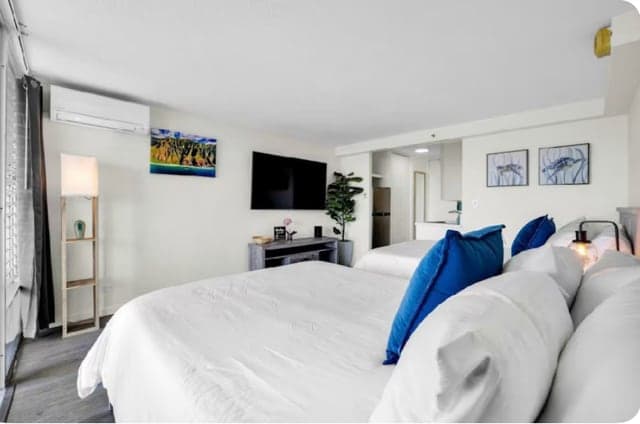 Waikiki studio w/ stunning views from high floor - Photo 5