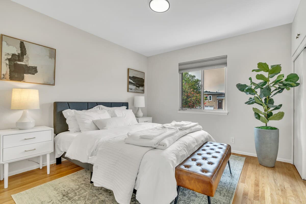 Hidden Gem with SF Views, 4 En Suite BRs - Photo 4