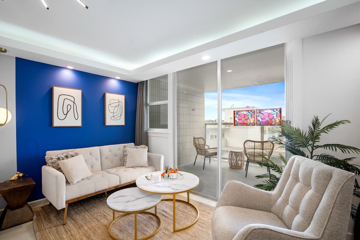 Condo in Honolulu · ★4.79 · Studio · 2 beds · 1 private bath - Photo 2