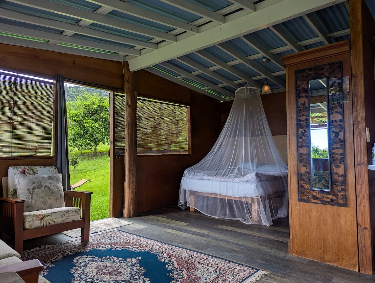 Cabin in Captain Cook · ★4.38 · Studio · 1 bed · 1 private bath - Photo 3