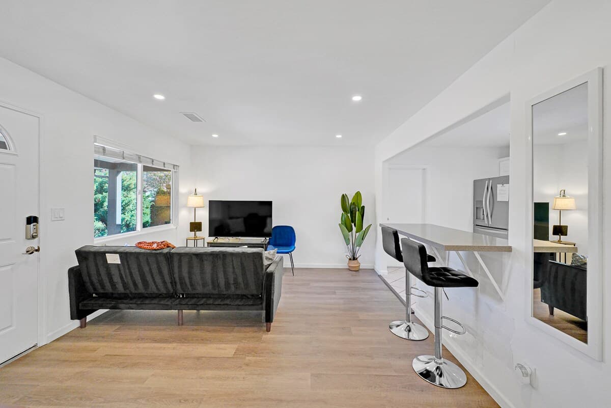 Cozy Sunnyvale Home by Google, Pets OK, Garage - Photo 3
