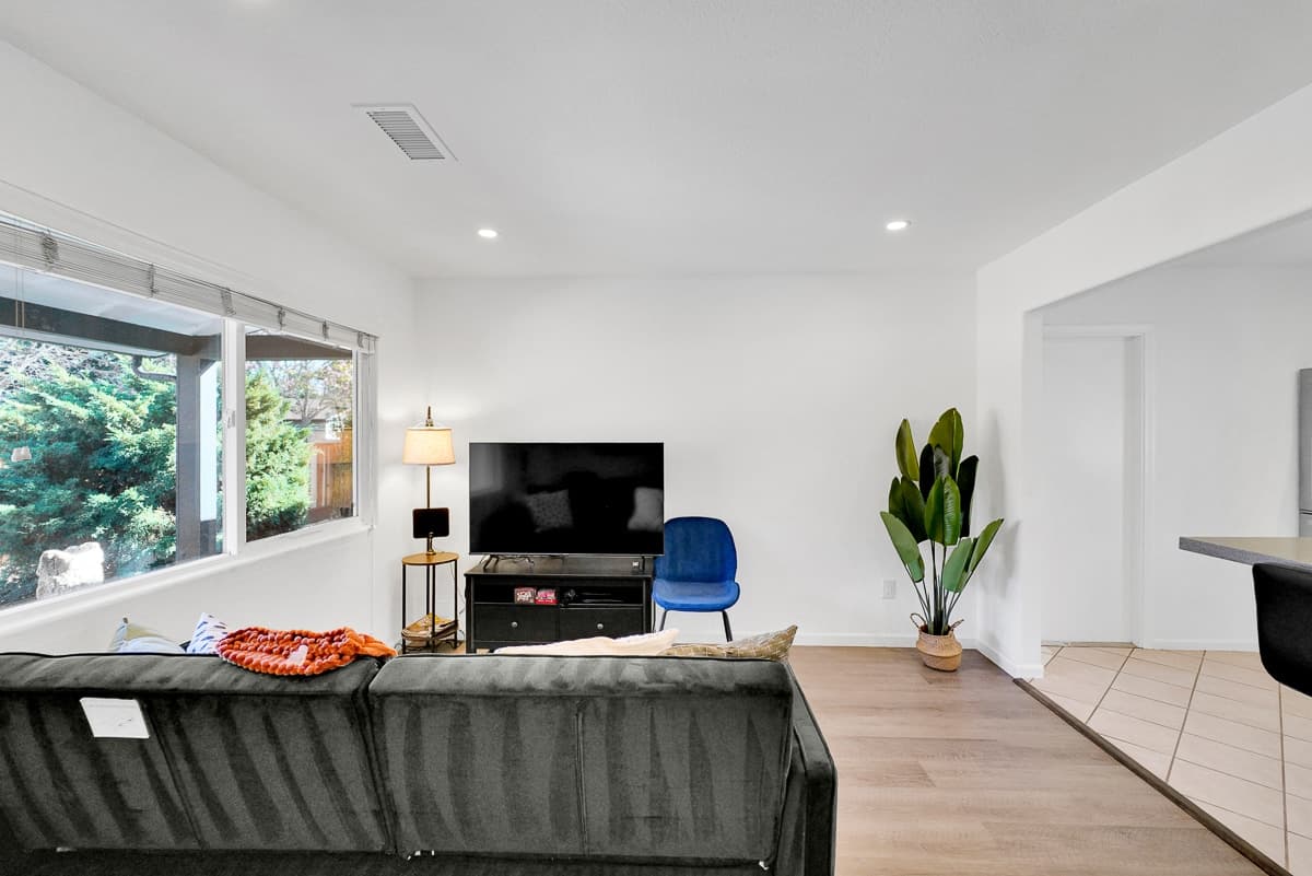 Cozy Sunnyvale Home by Google, Pets OK, Garage - Photo 5