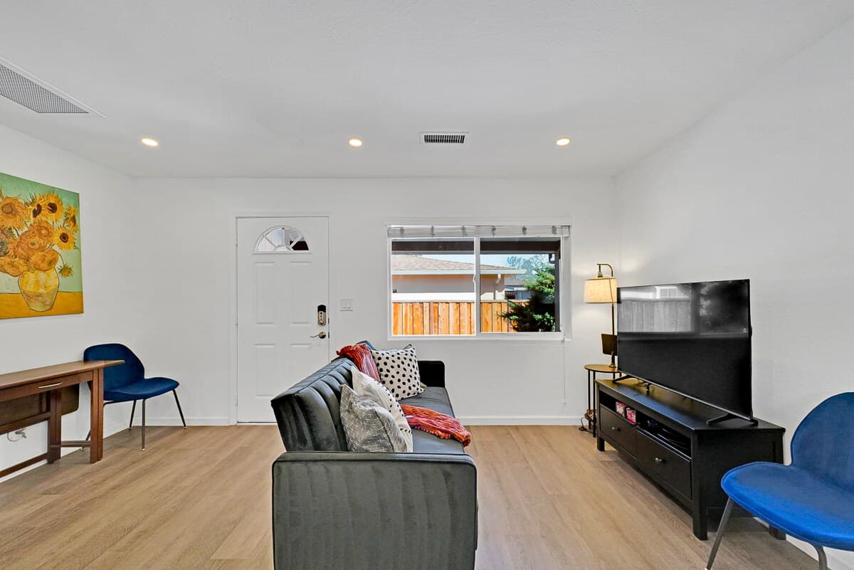Cozy Sunnyvale Home by Google, Pets OK, Garage - Photo 2