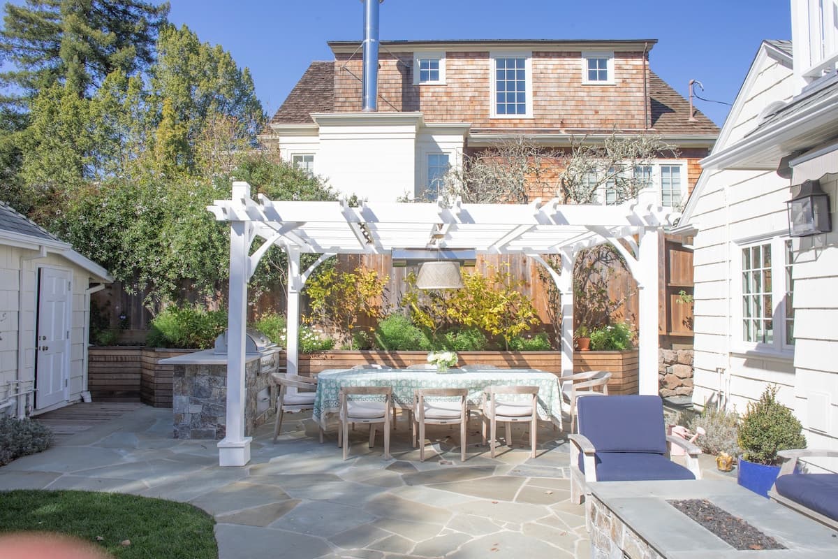 Bright Retreat with Guest House & Garden - Photo 1